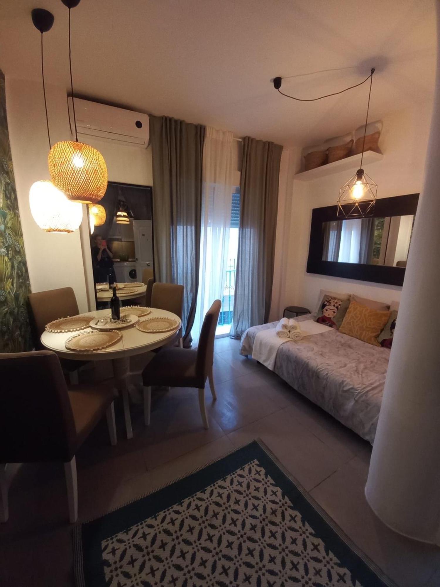 Apartmán La Gitana Y El Rey Sol Màlaga Exteriér fotografie